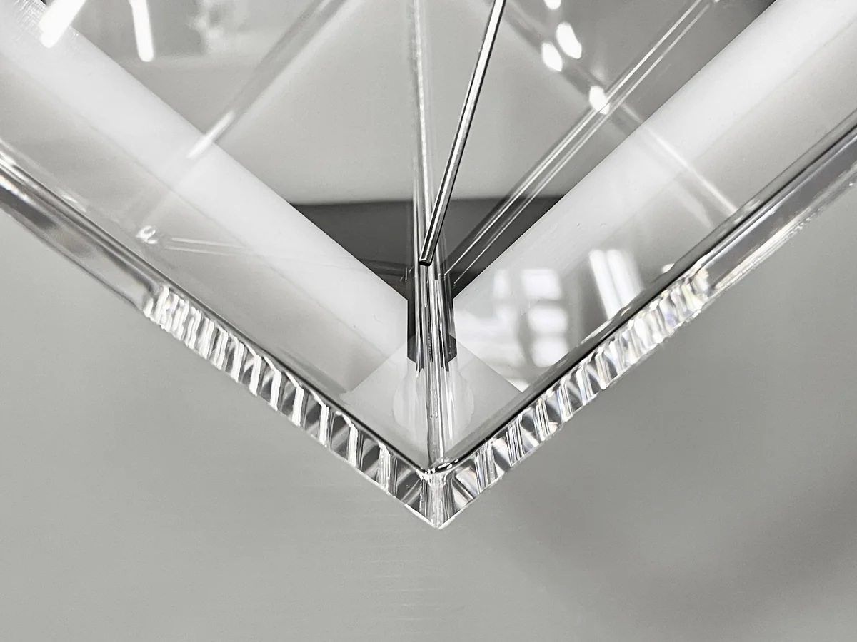 Verkleben von PLEXIGLAS® mit ACRIFIX®
