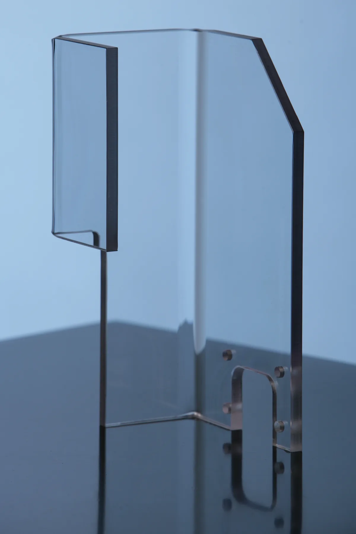 Polycarbonat-Maschinenschutzabdeckung CNC-gefraest und abgekantet - H&S Kunststofftechnik