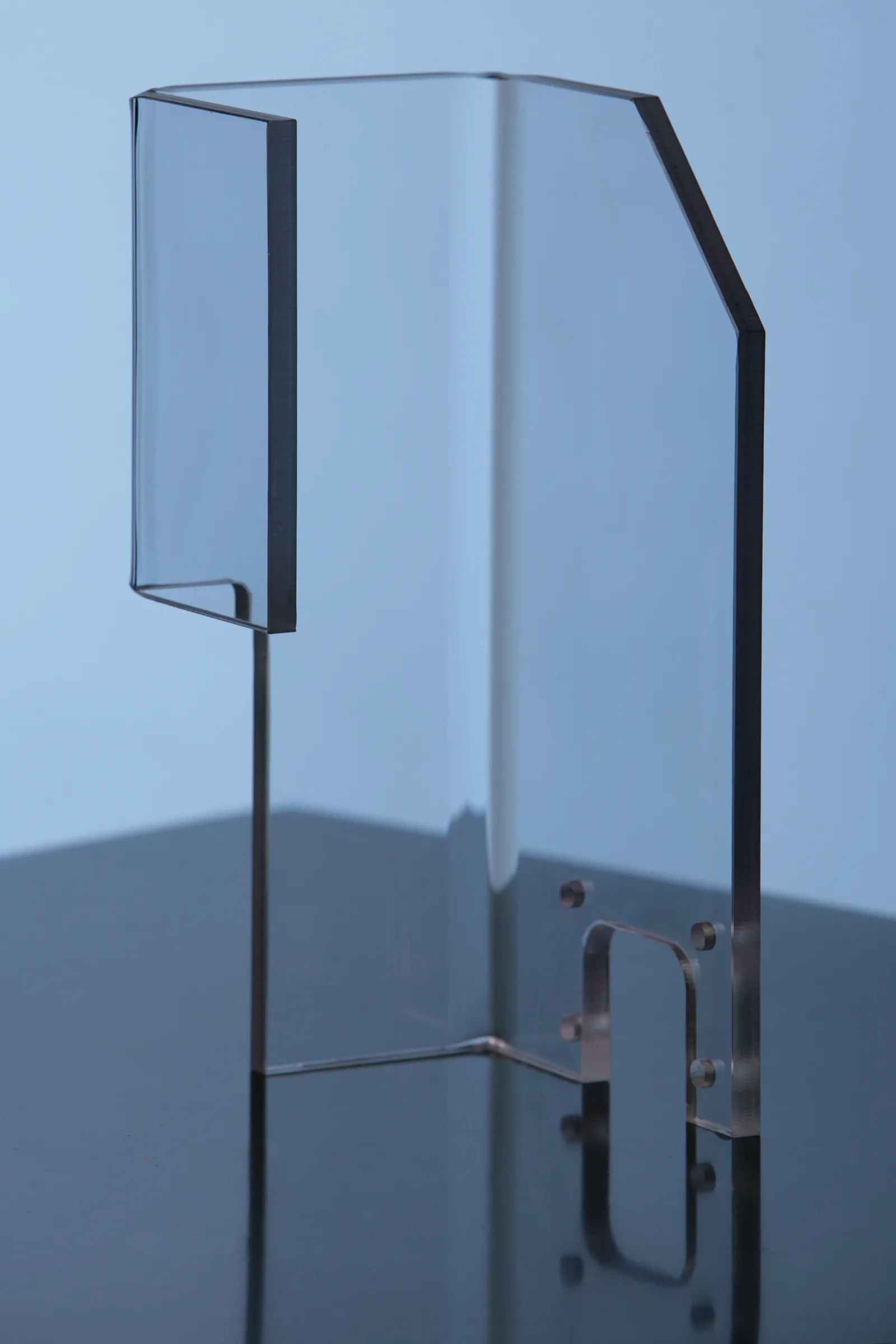 Polycarbonat-Schutzabdeckungen Polycarbonat-Schutzabdeckungen — Abkanten bei H&S Kunststofftechnik