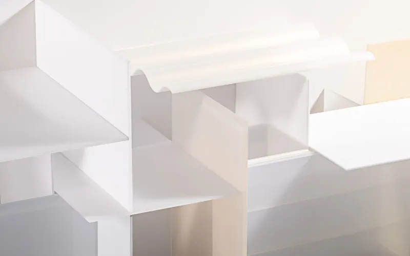 Satinierte Oberfläche und gewölbte Form aus PLEXIGLAS® im Detail